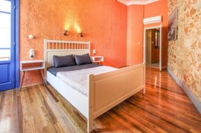 Live ATHENS in this rustic apartment